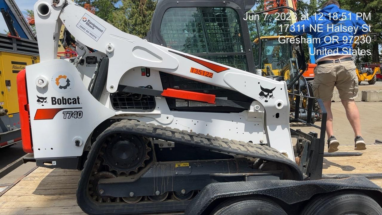 2021 BOBCAT T740