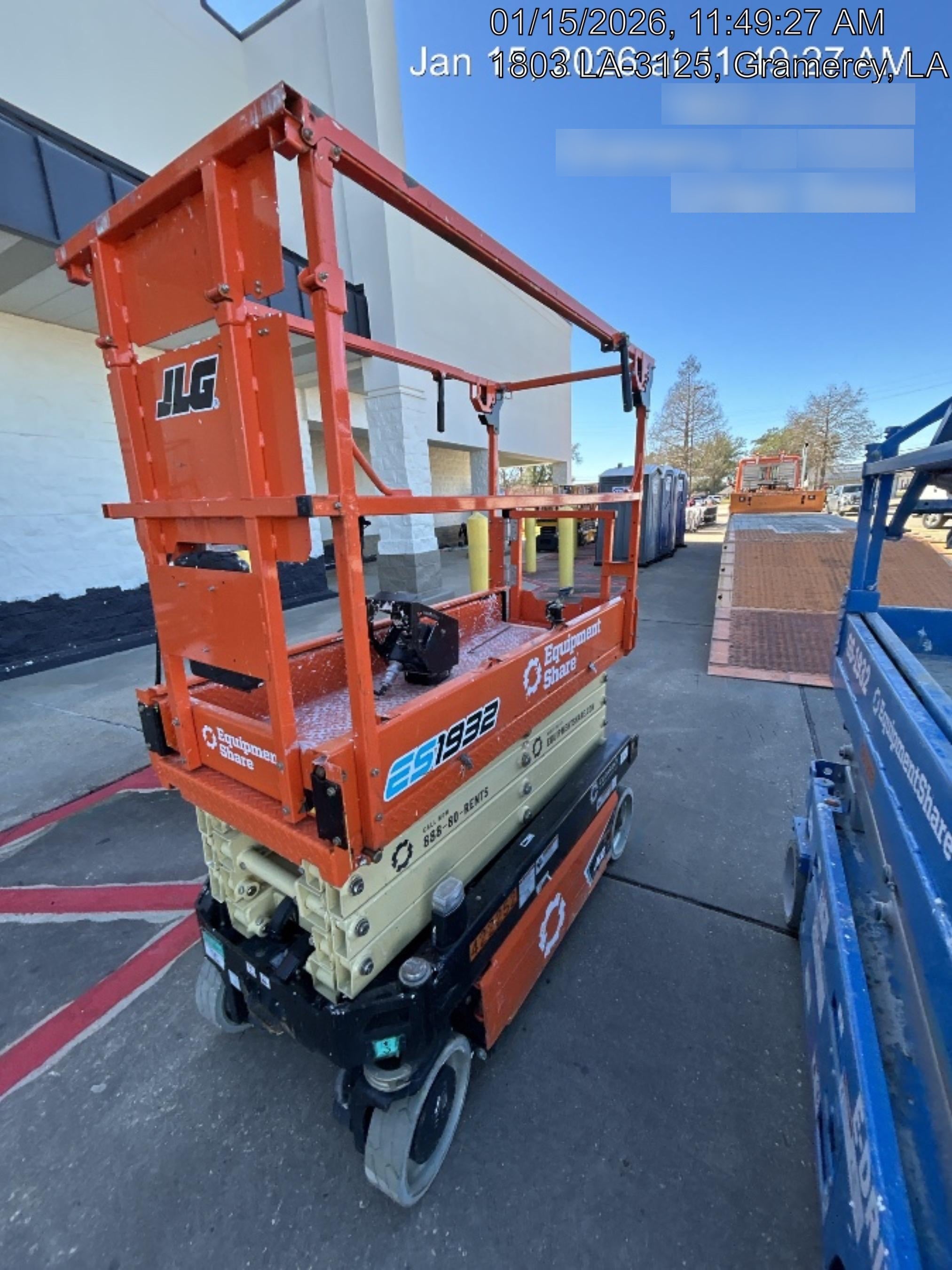 2024 JLG ES1932