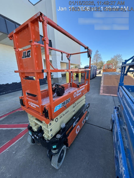 2024 JLG ES1932