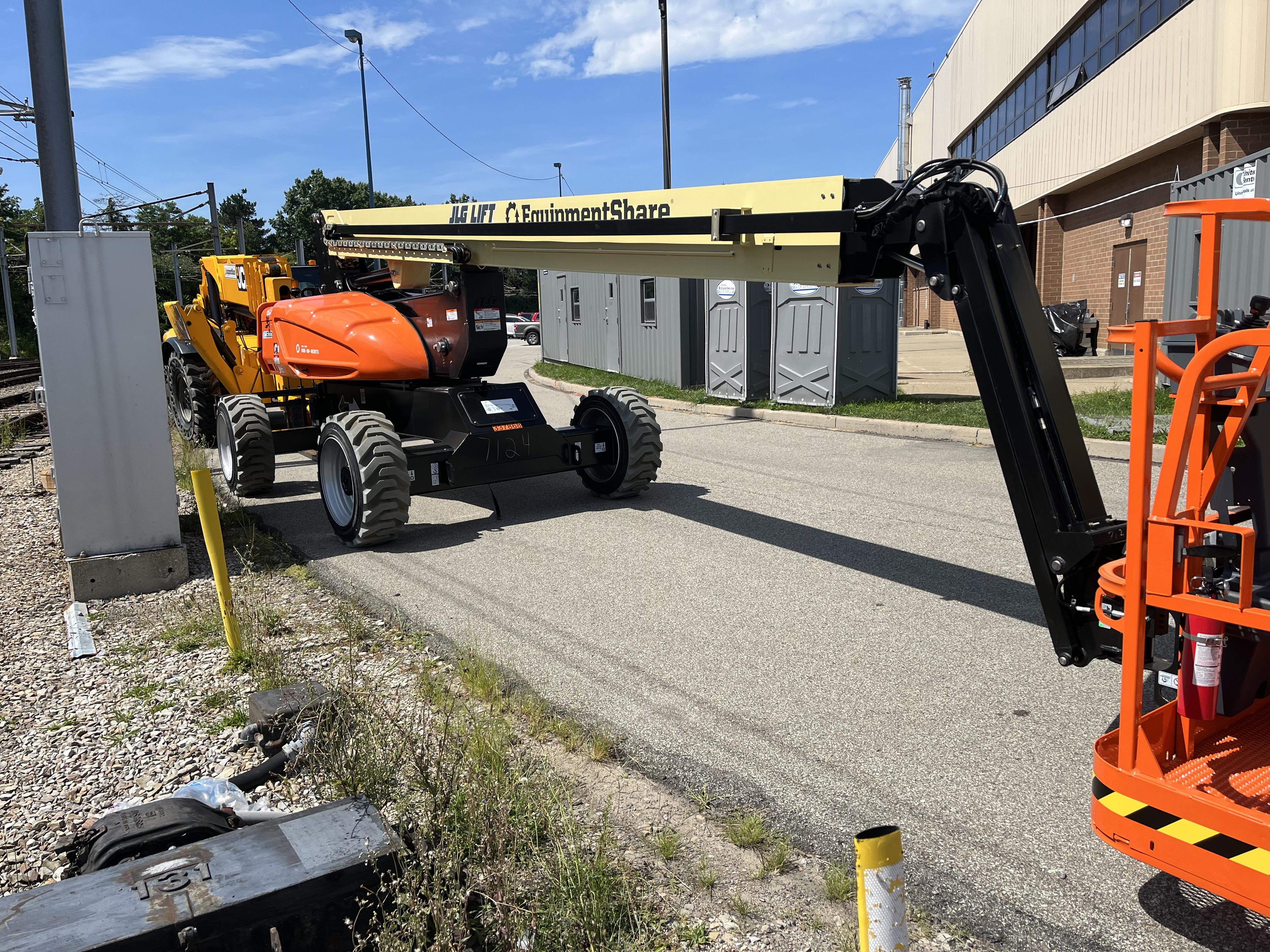 2023 JLG EC600SJ