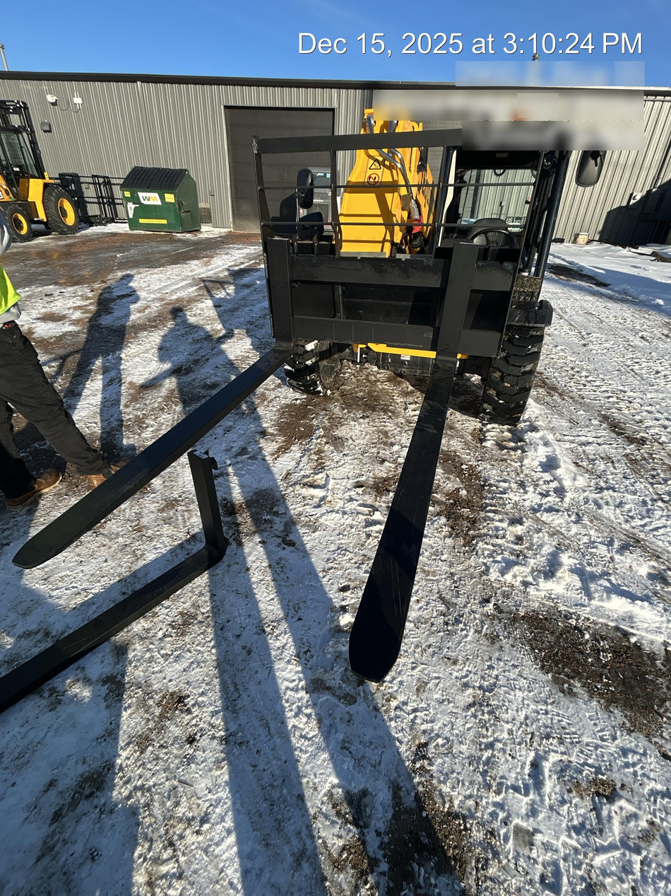 2025 ARROW MATERIAL HANDLING 60" Pallet Forks - Arrow
