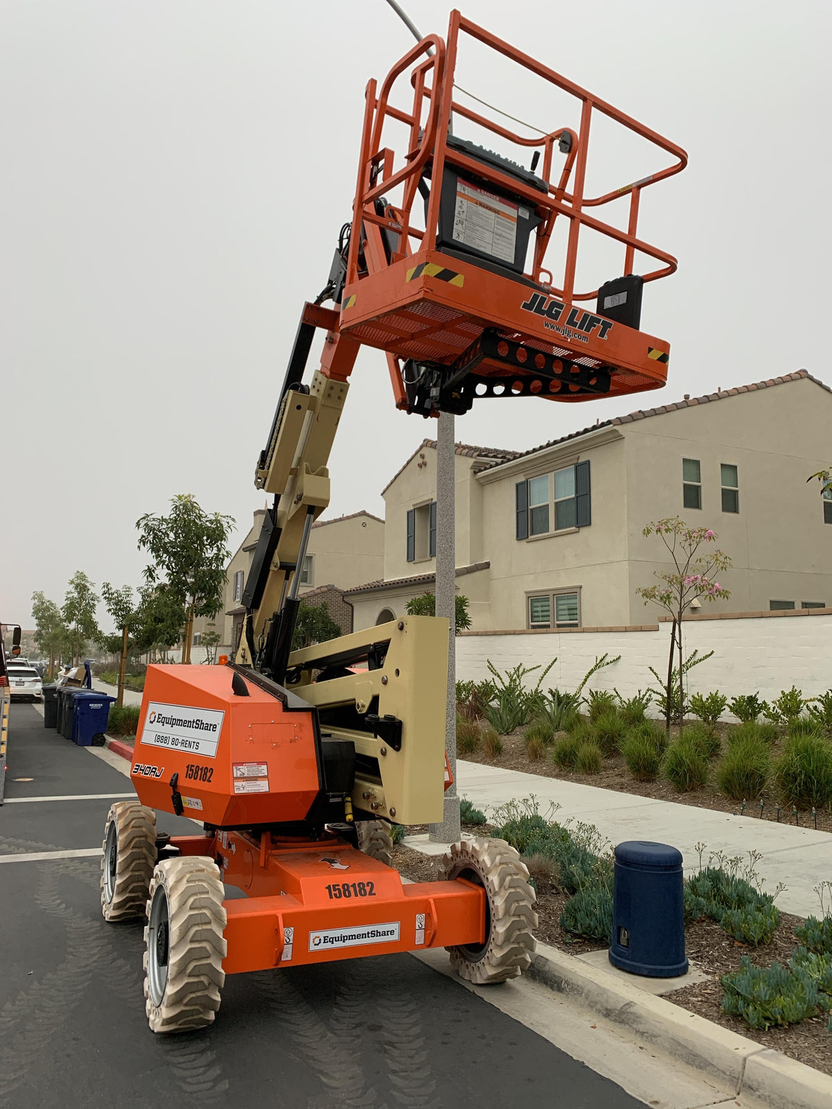 2021 JLG 340AJ