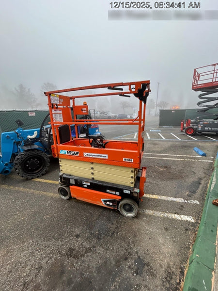 2021 JLG ES1932