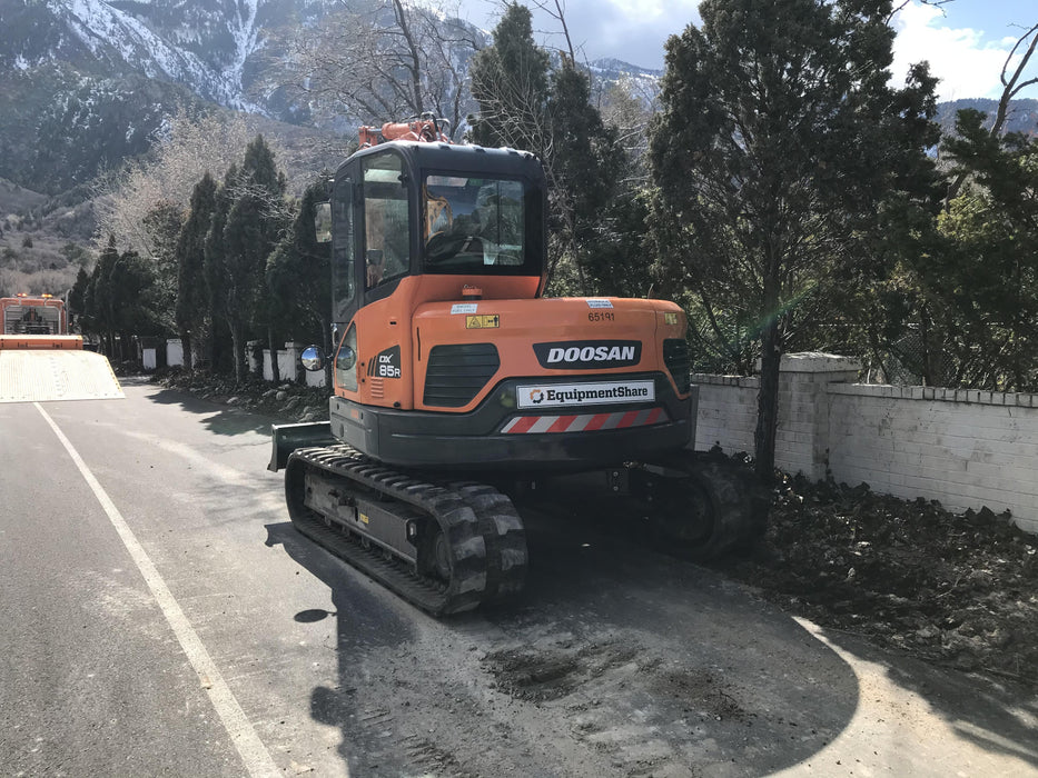 2020 Doosan DX85R-3 Cab/Heat/AC