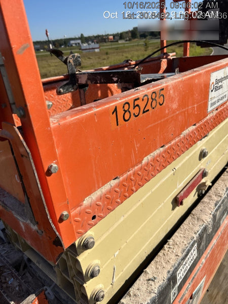 2021 JLG ES1932