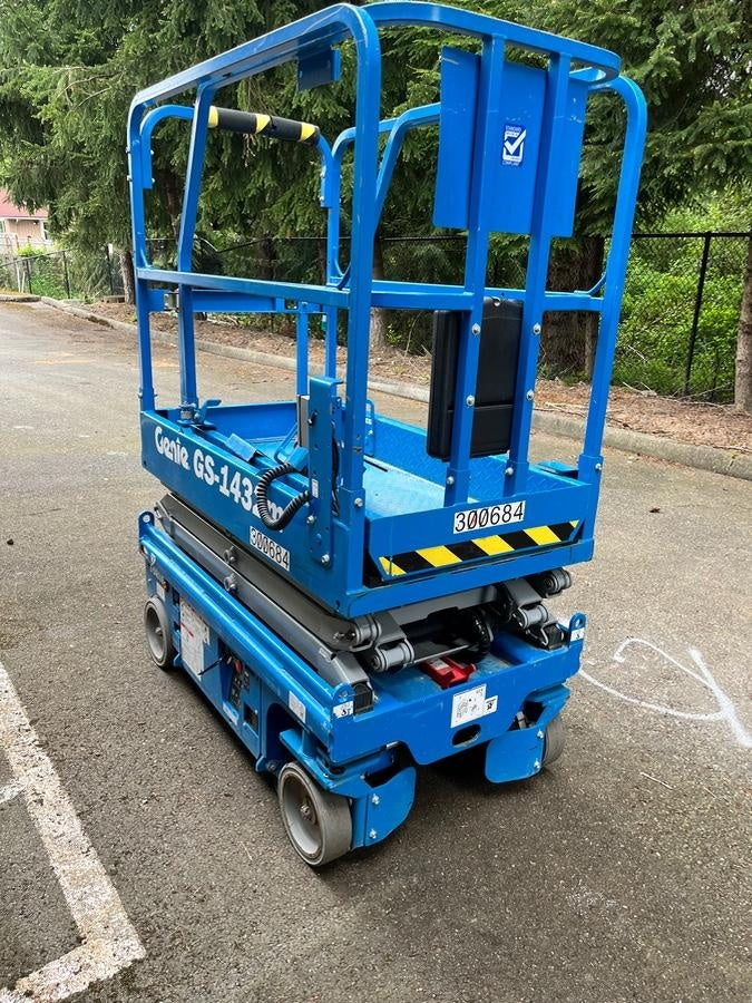 2023 GENIE GS-1432