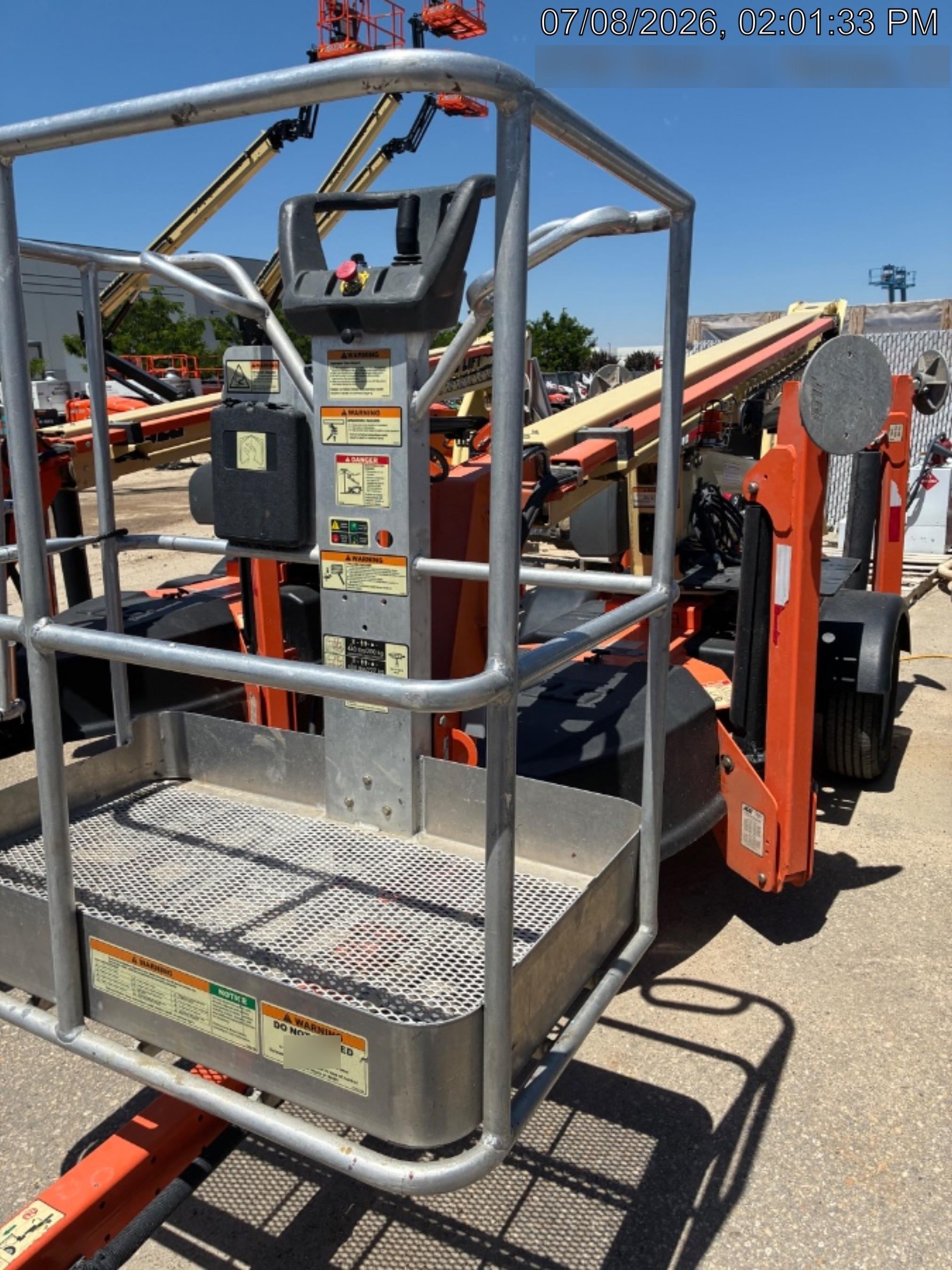 2022 JLG T350