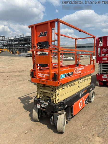 2022 JLG ES2632