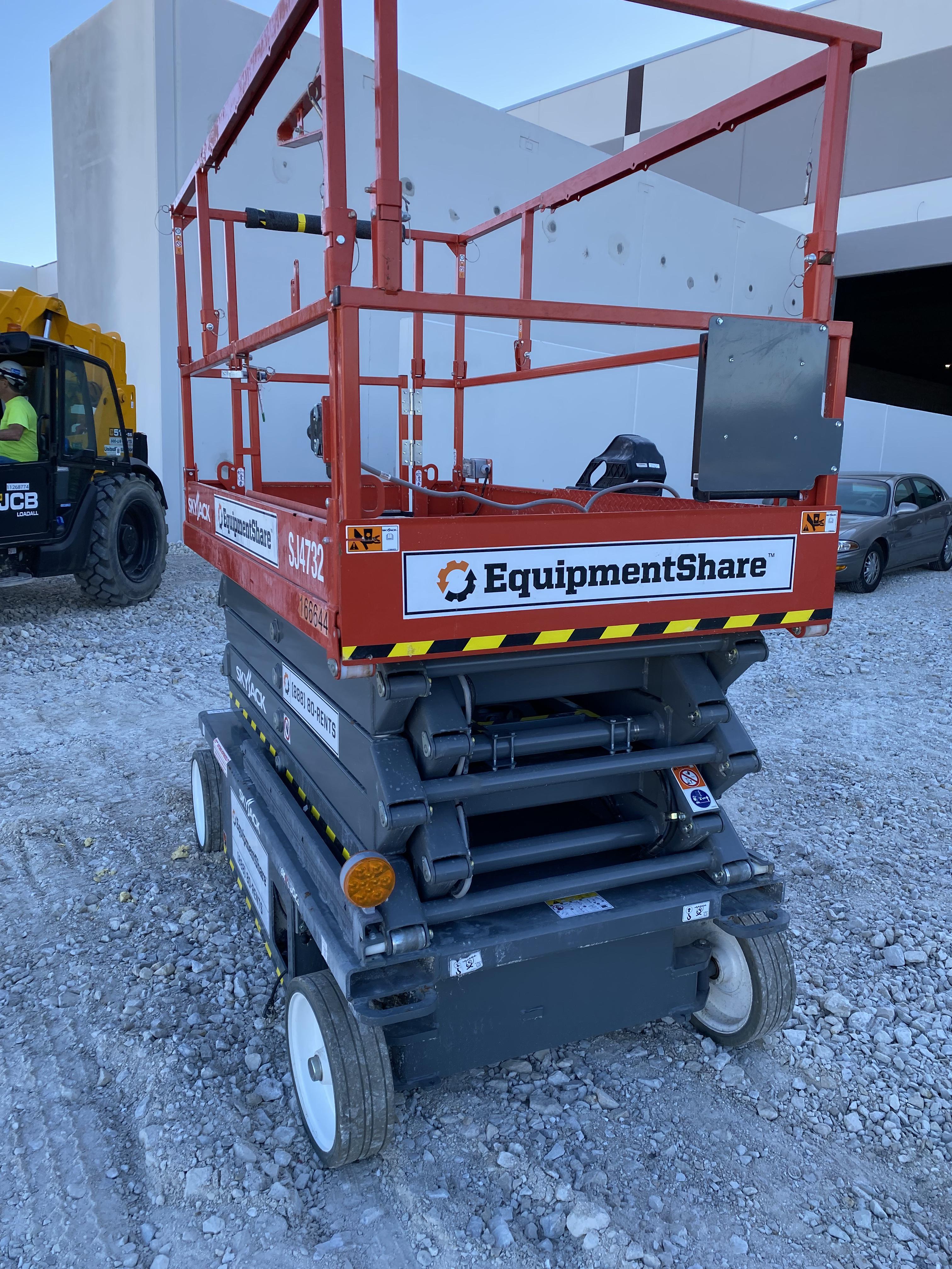 2022 JLG ES2632