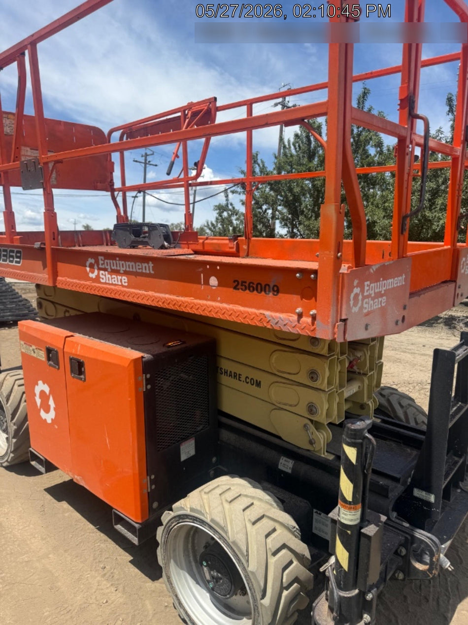 2022 JLG RT3369