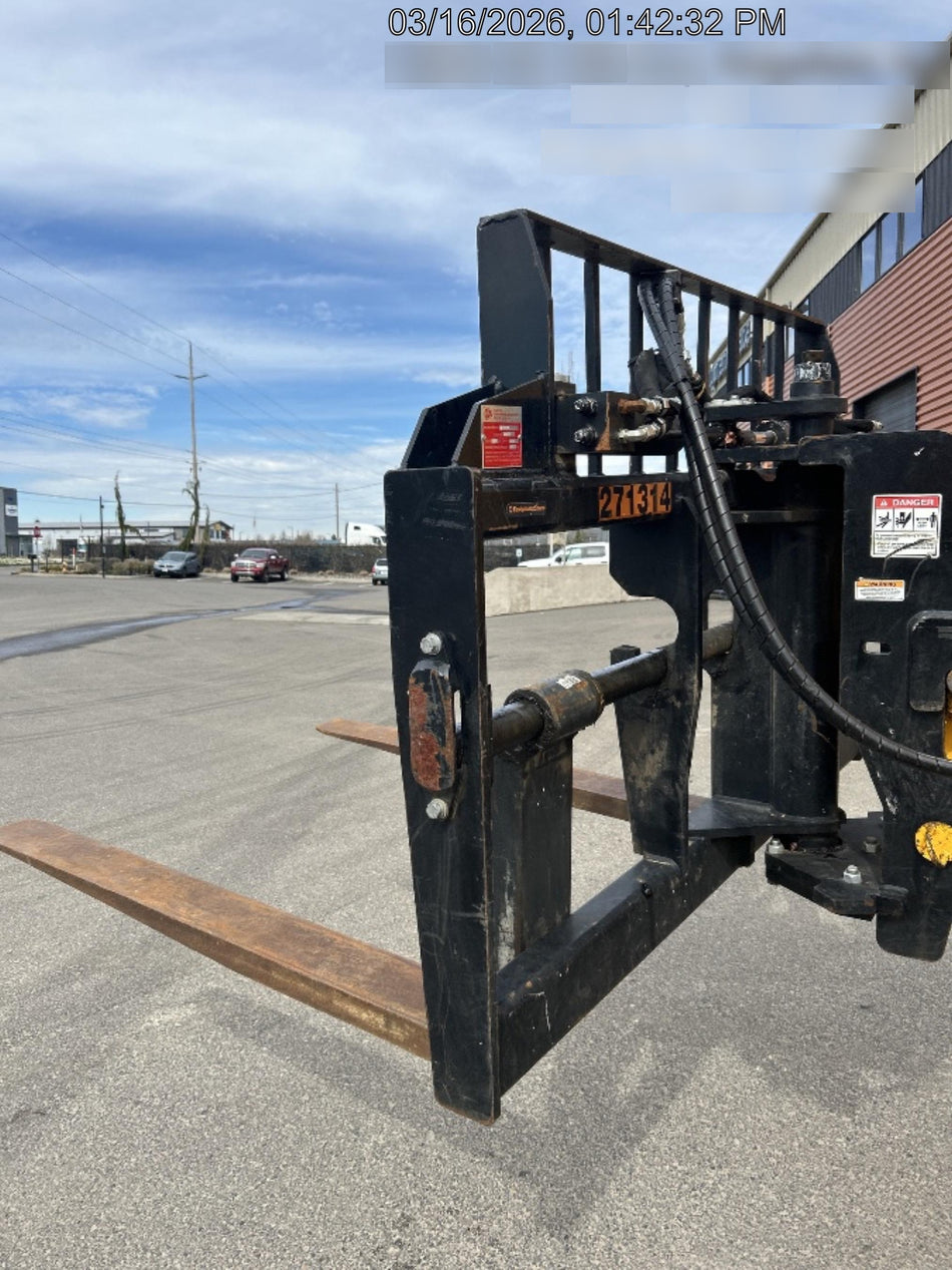 2022 JCB 332/E5286