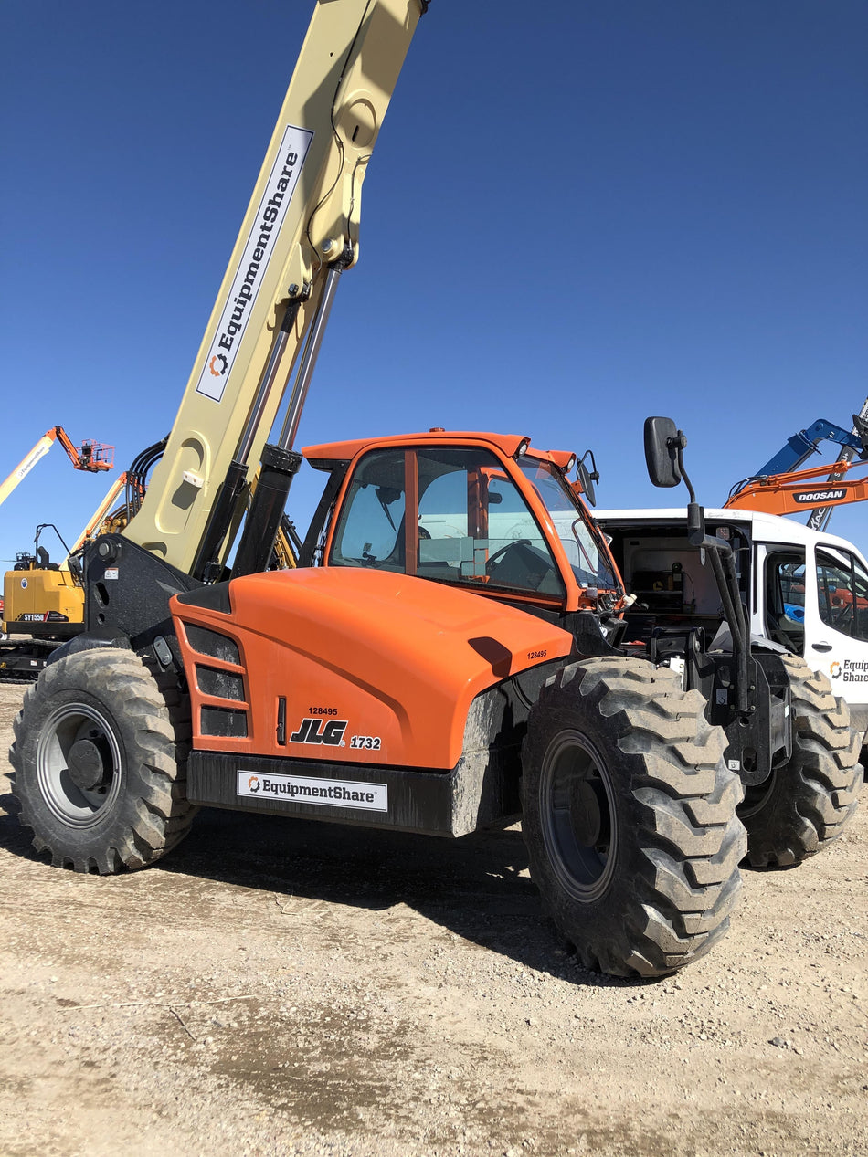 2021 JLG 1732