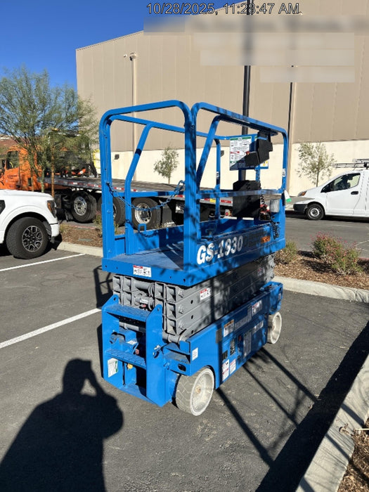 2019 Genie GS-1930 Fixed rails with chain Entry