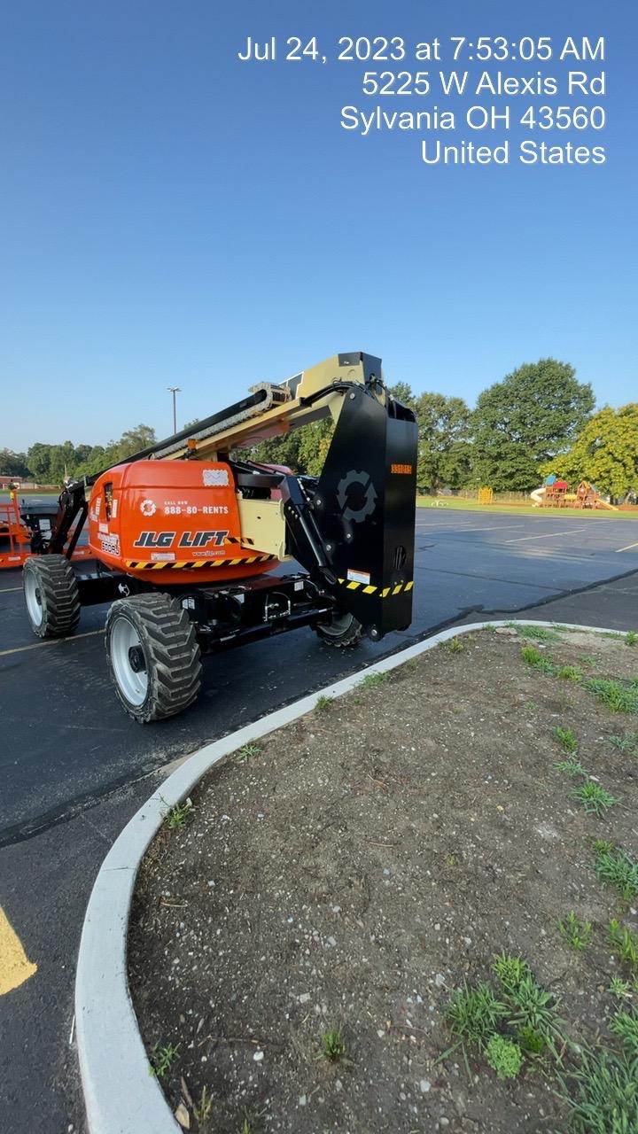 2023 JLG 600AJ