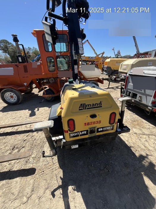 Allmand NLV3GR (4) LED Light Fixture 350W, 23' Vertical Mast, 3kW Prime, Towable, Deep Sea L401, Leveling Jacks, Yanmar T4F 5.8hp