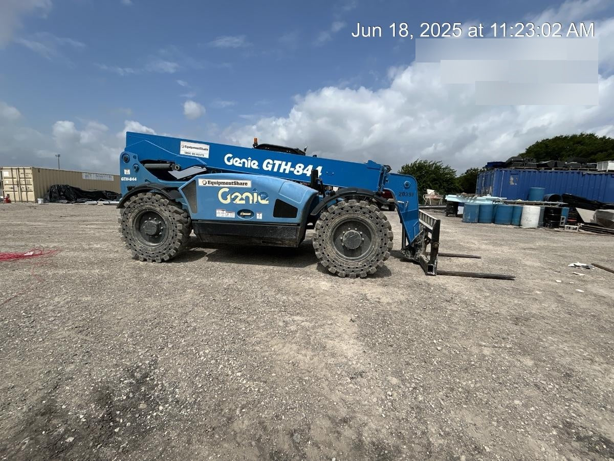 2018 Genie GTH-844 Genie GTH-844 w/Open ROPS, Solid Tires, beacon/work lights, 60" carriage/forks