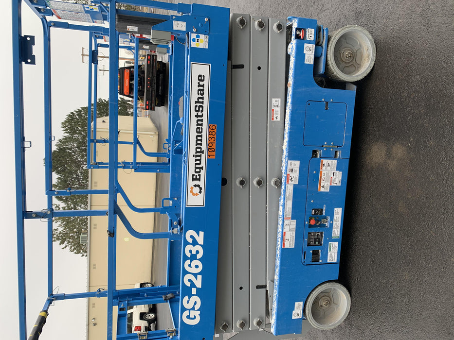 2020 Genie GS-2632 Solid NM Tires, Folding Rails with Half-Height Swing Gate, Beacon, 800W Invertor