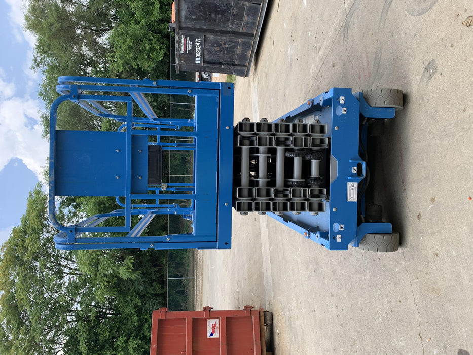 2019 Genie GS-4047 Folding rails with half height swing gate