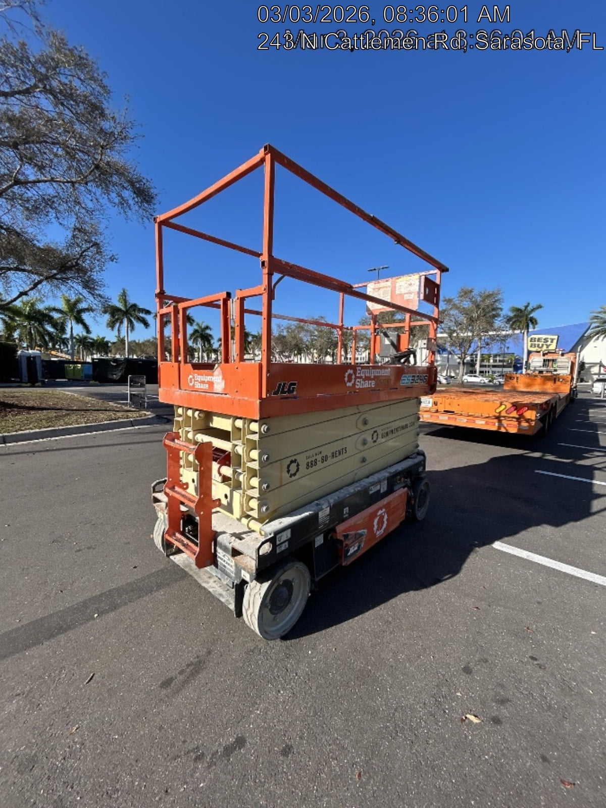2023 JLG ES3246