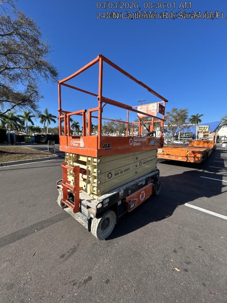 2023 JLG ES3246