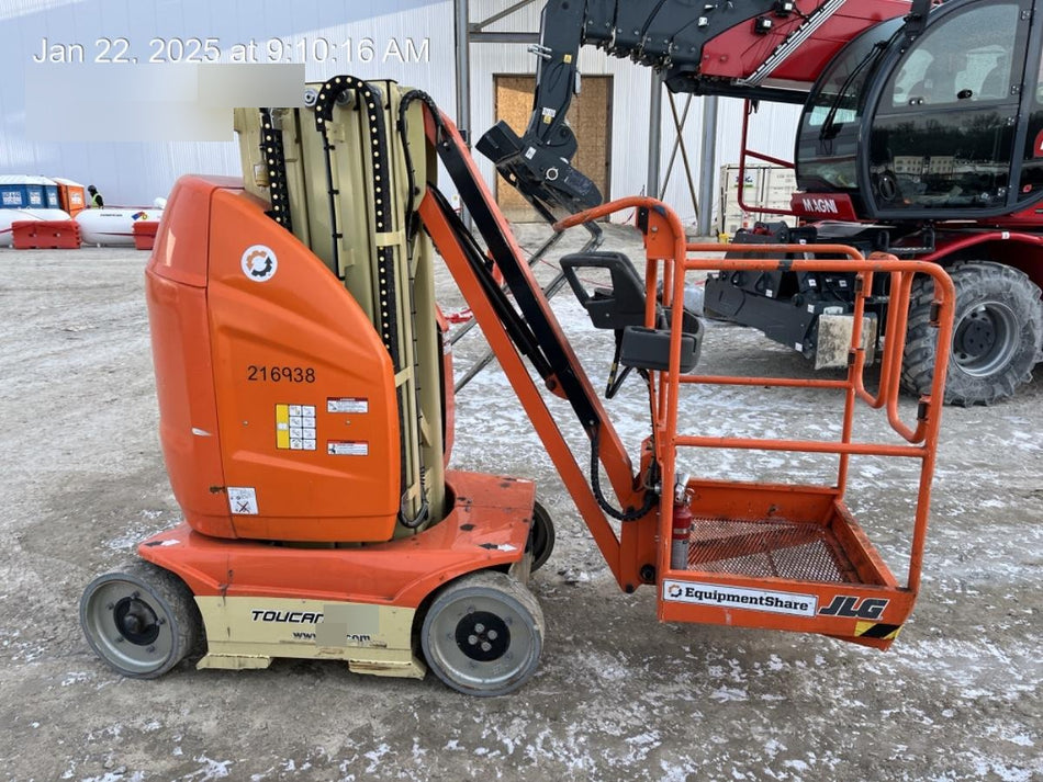 2022 JLG 26E