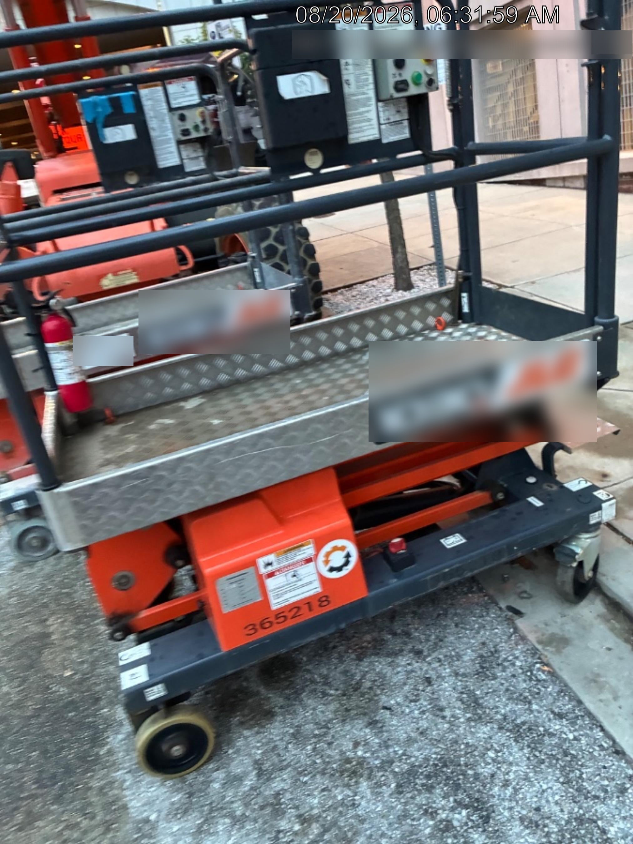 2023 JLG 1030P