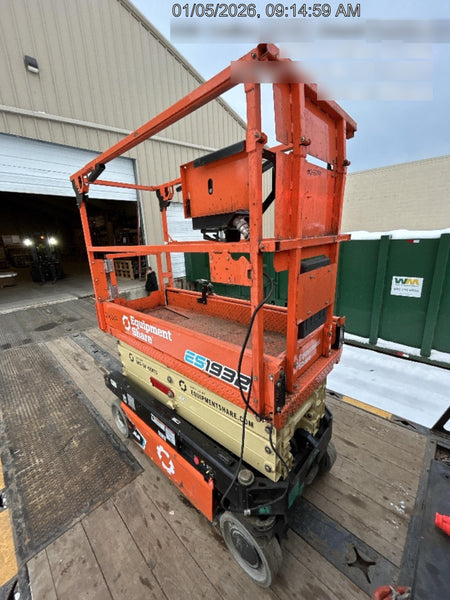 2023 JLG ES1932