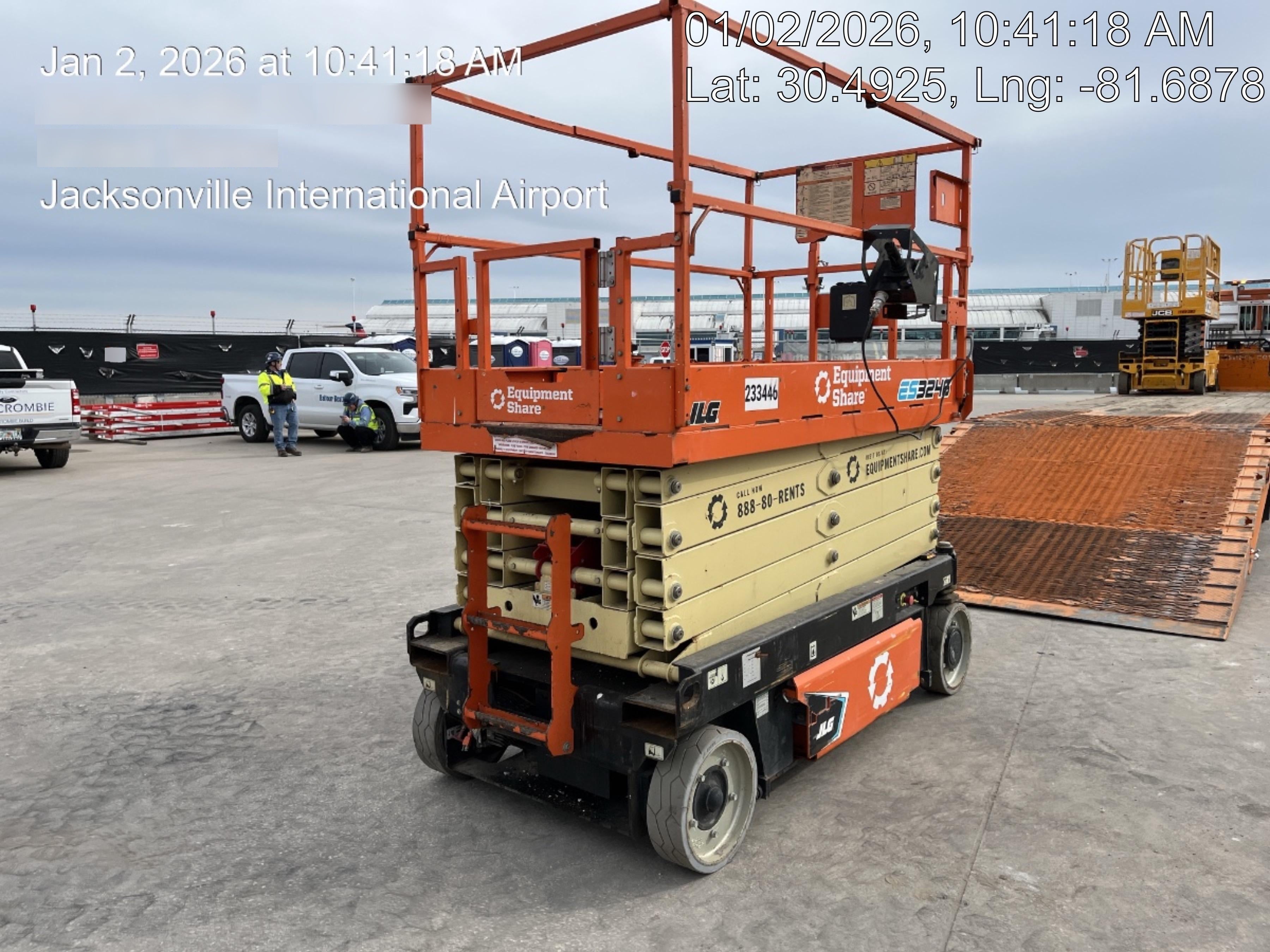2022 JLG ES3246