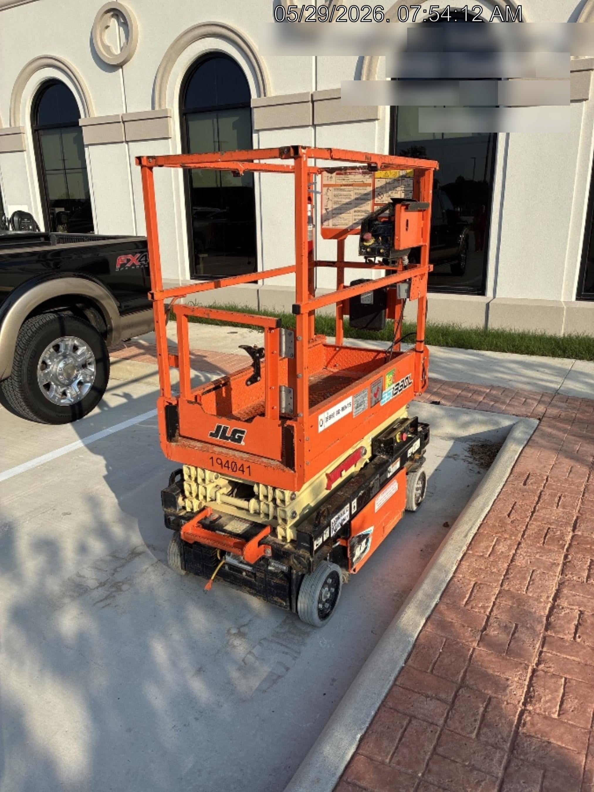 2021 JLG ES1330L