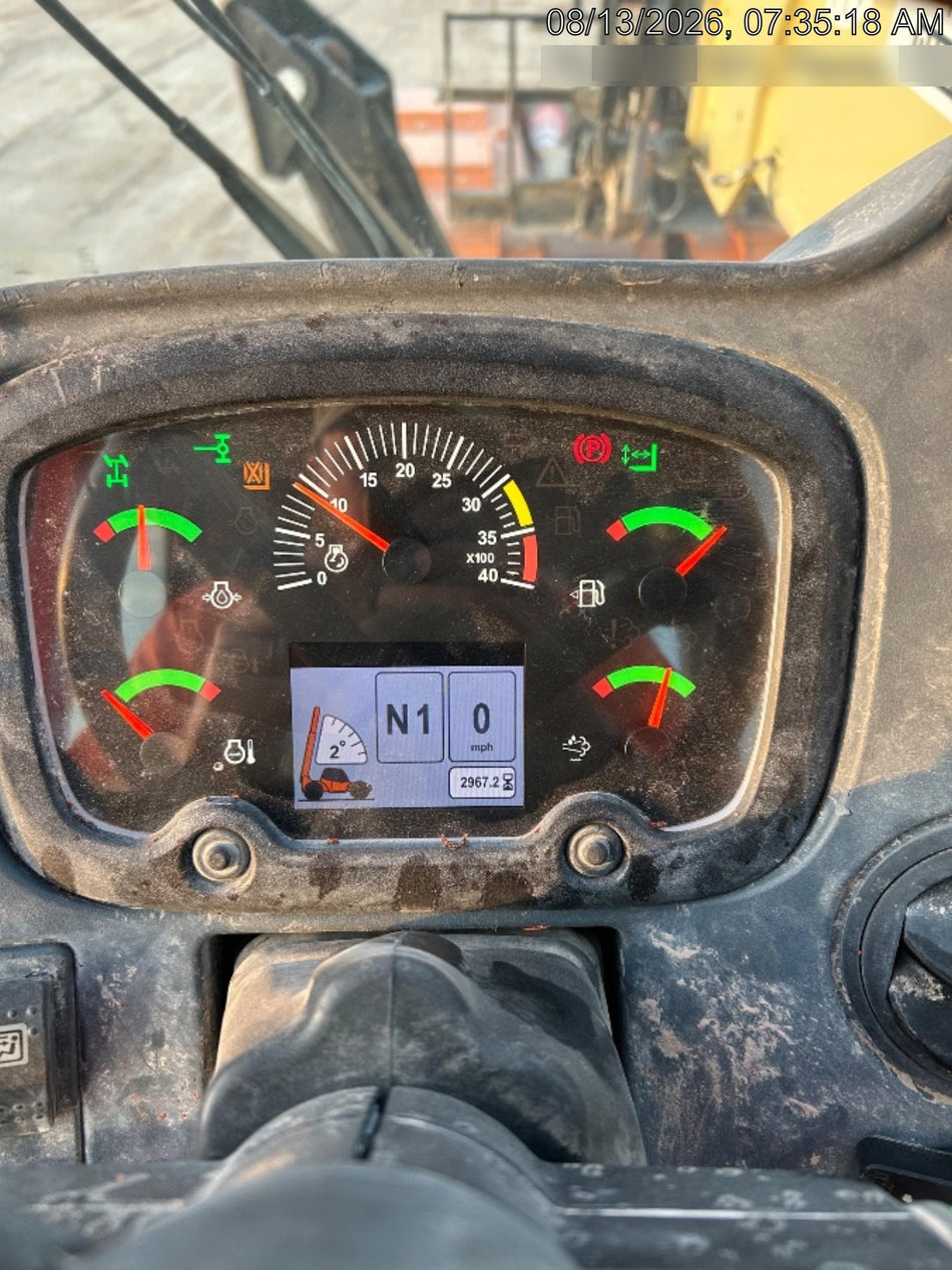 2022 JLG 1075