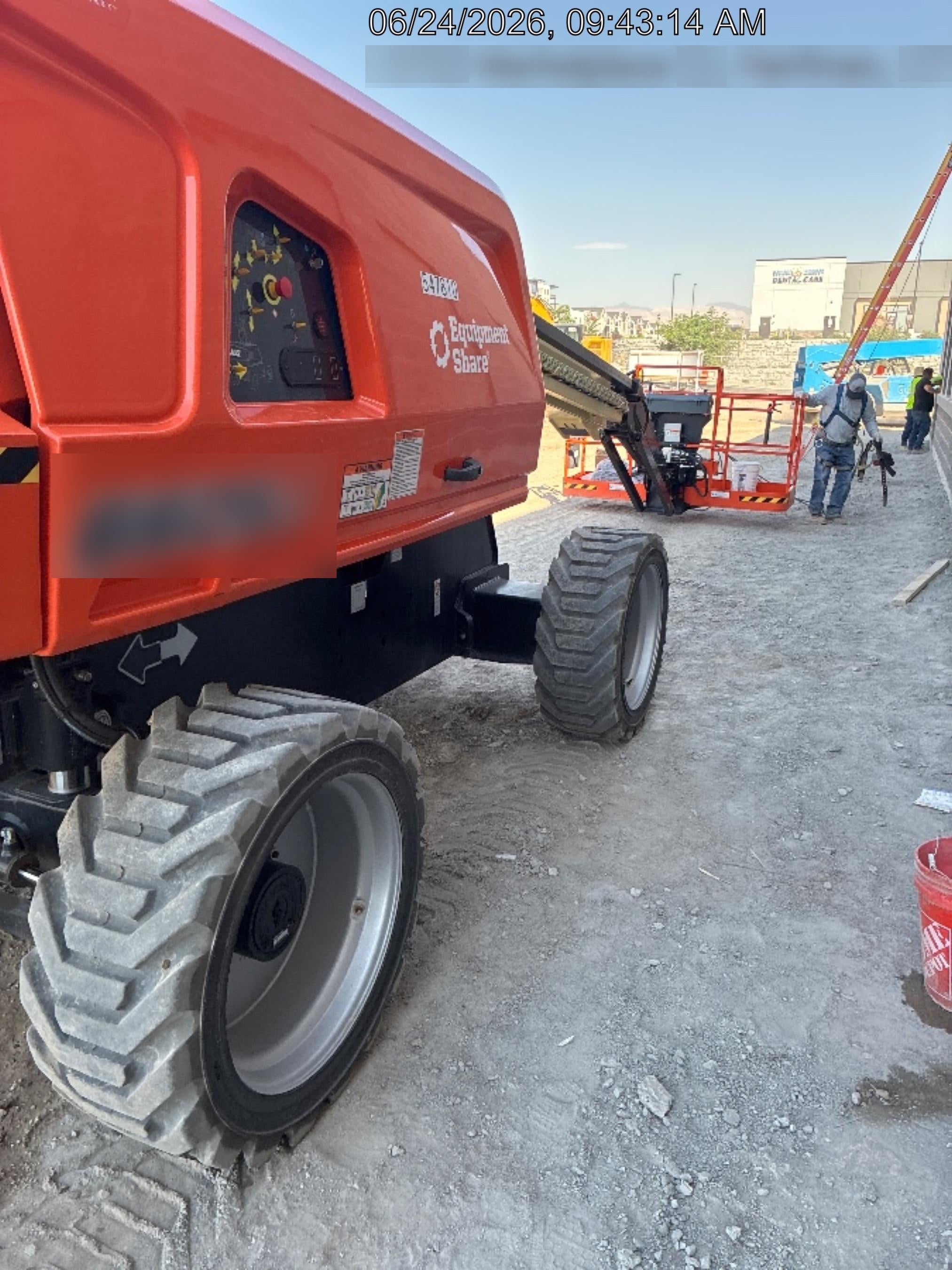2025 JLG 660SJ