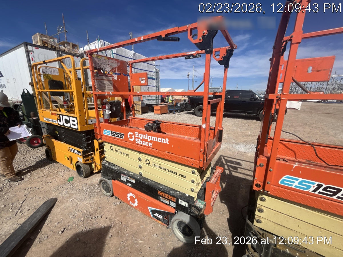 2022 JLG ES1932