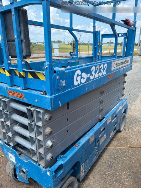 2022 GENIE GS-3232