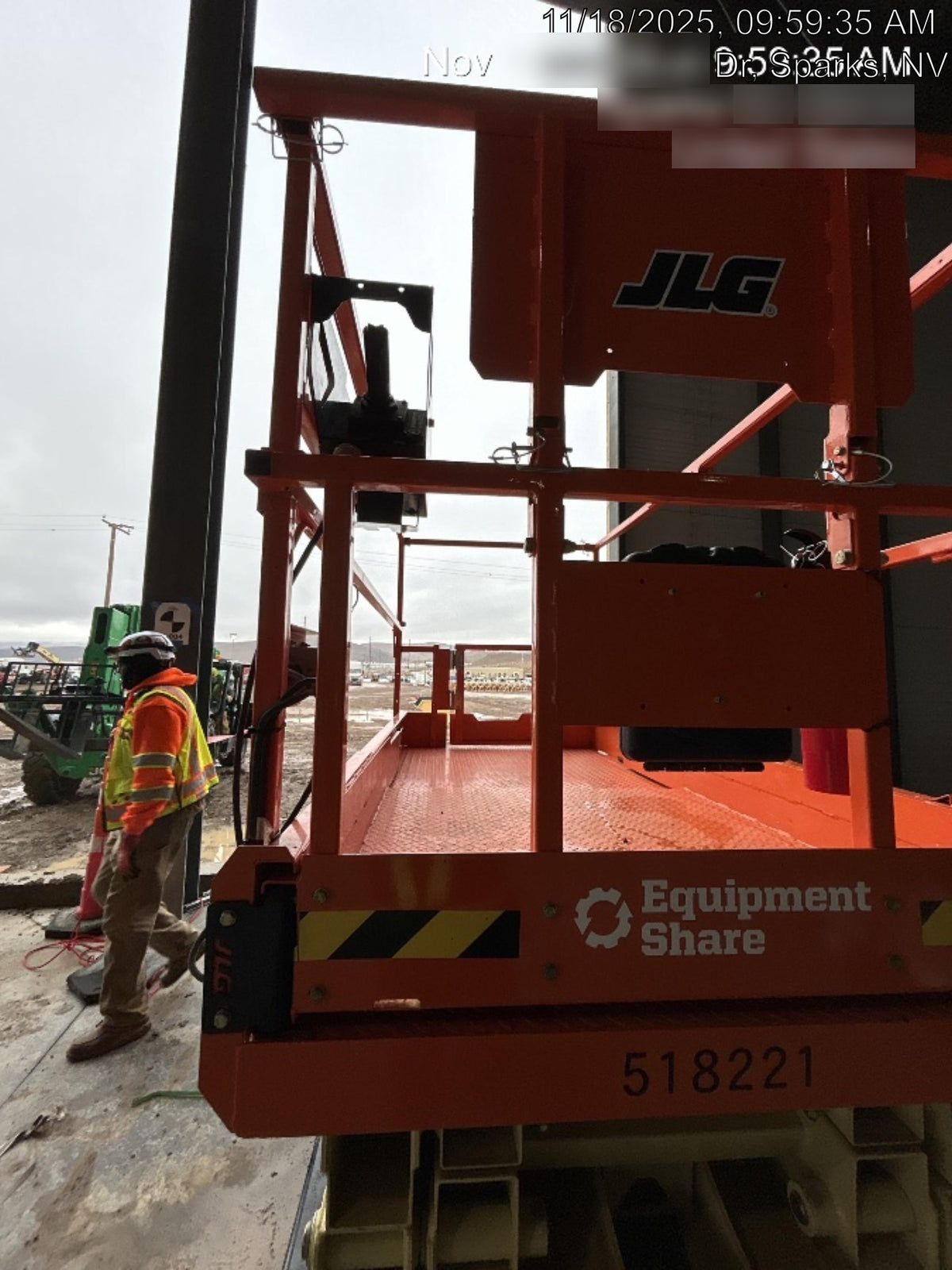2025 JLG ES3246