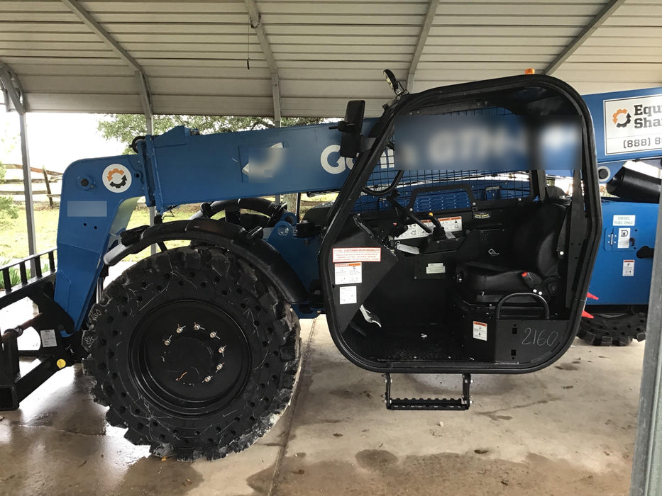 2018 Genie GTH-844 GTH-844 w/Open ROPS, Solid Tires, beacon/work lights, 60" carriage/forks