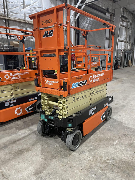 2023 JLG ES1932