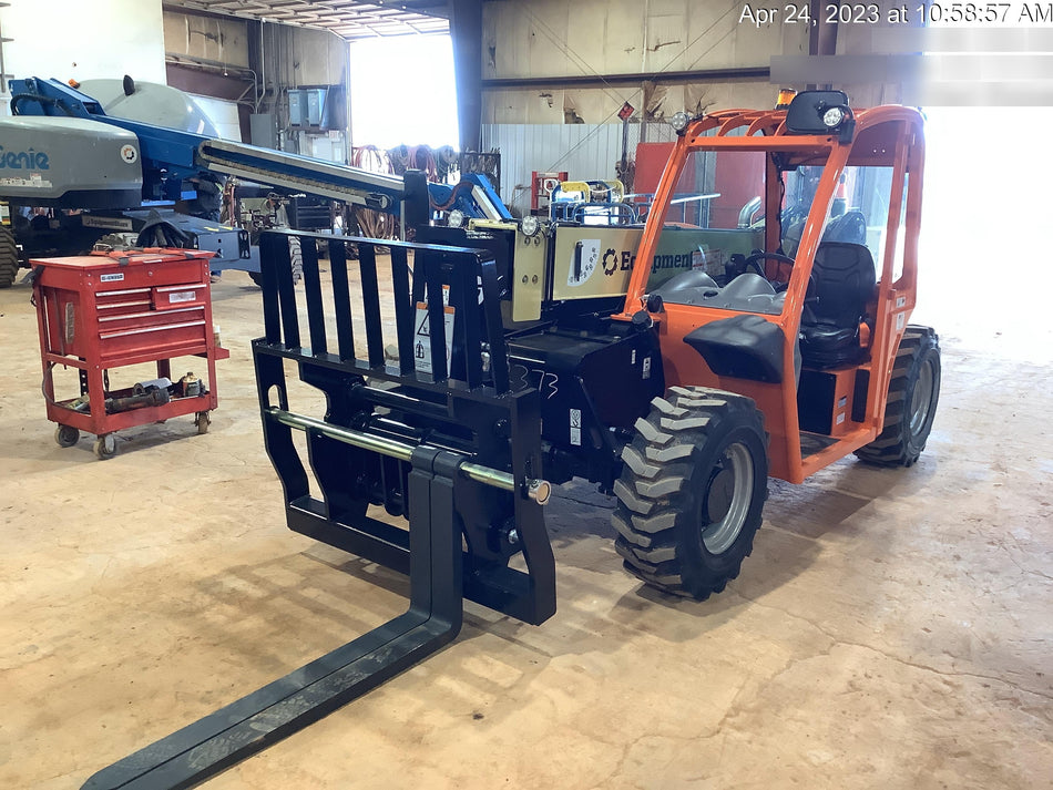 2023 JLG G5-18A