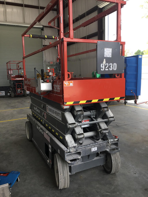 2018 Skyjack SJIII-3226 Skyjack SJIII3226 Scissor Lift w/Trojan Batteries