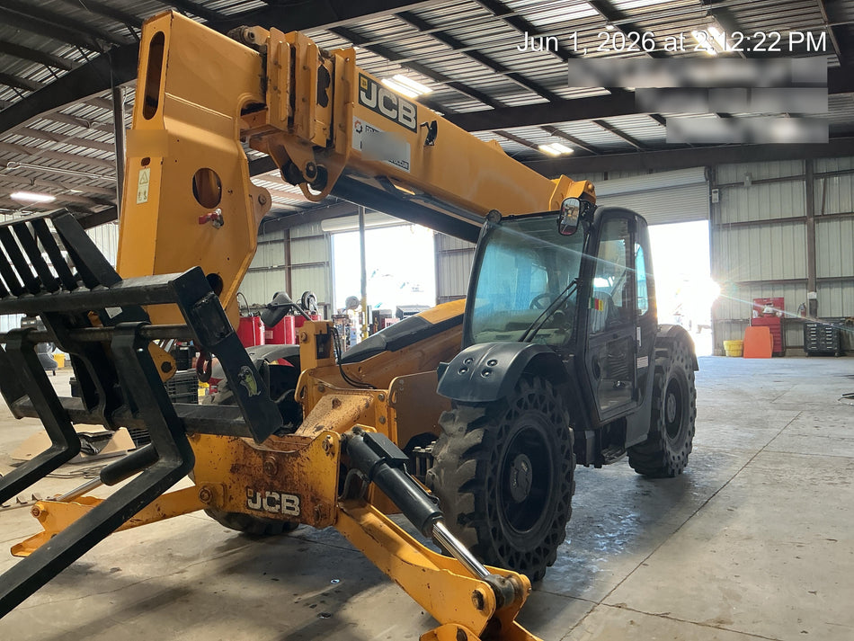 2019 JCB 512-56 74 HP w/CAB/HVAC, Beacon, Aux Hydraulics, Worklights, Solid Tires w/60" Carriage/Forks