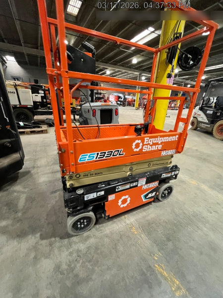 2022 JLG ES1330L