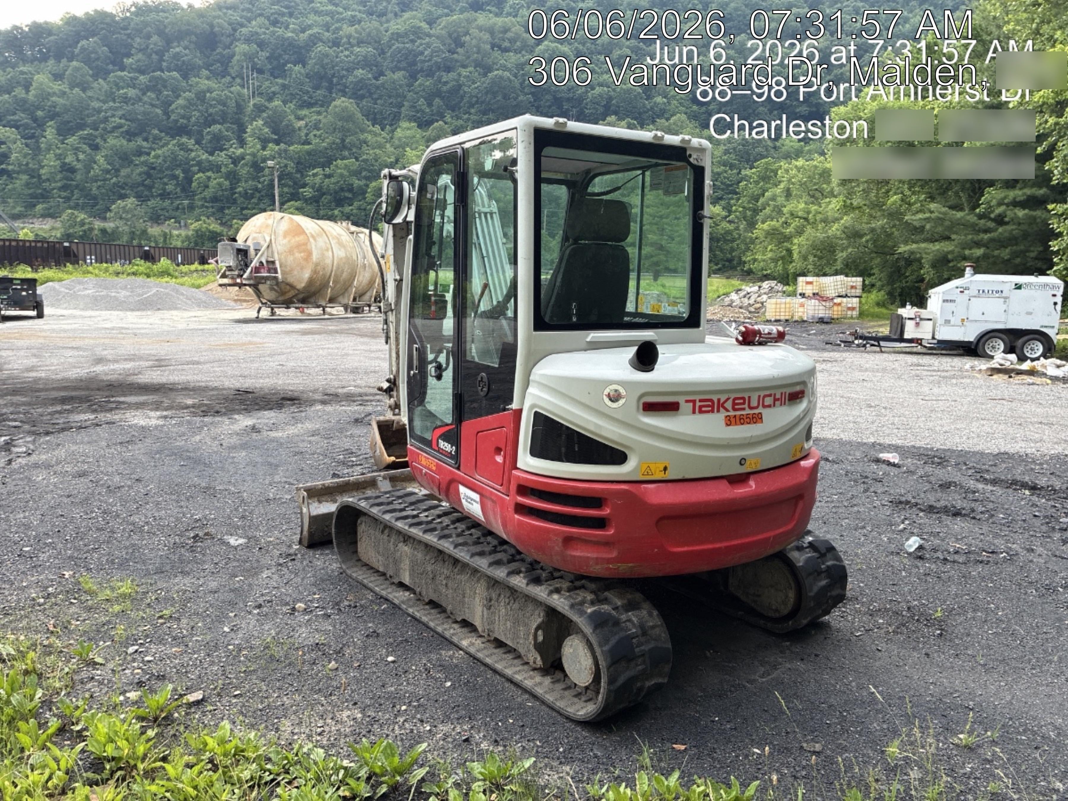 2023 TAKEUCHI TB250-2CR