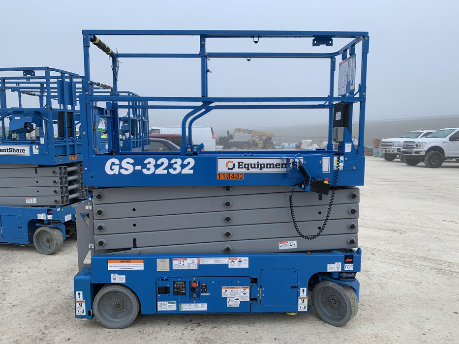 2020 Genie GS-3232 Standard, Folding half height swing gate