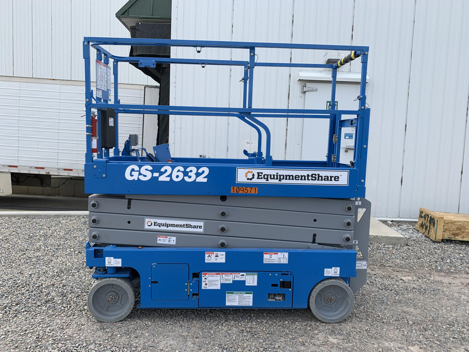 2020 Genie GS-2632 Solid NM Tires, Folding Rails with Half-Height Swing Gate, Beacon