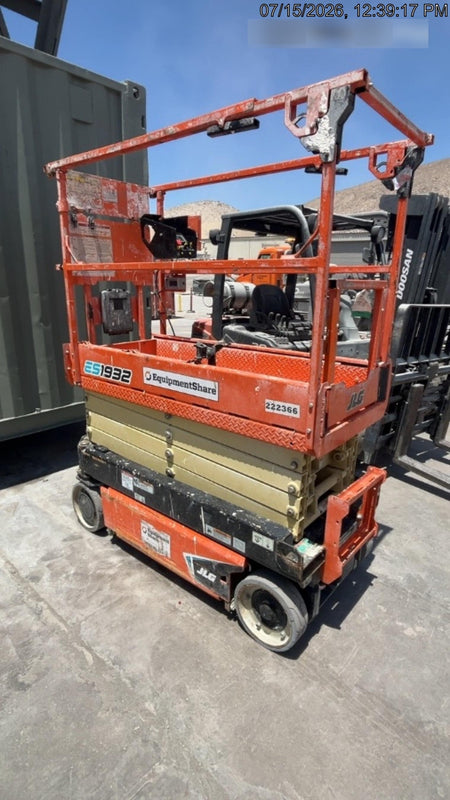 2022 JLG ES1932