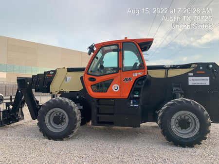 2022 JLG 1075