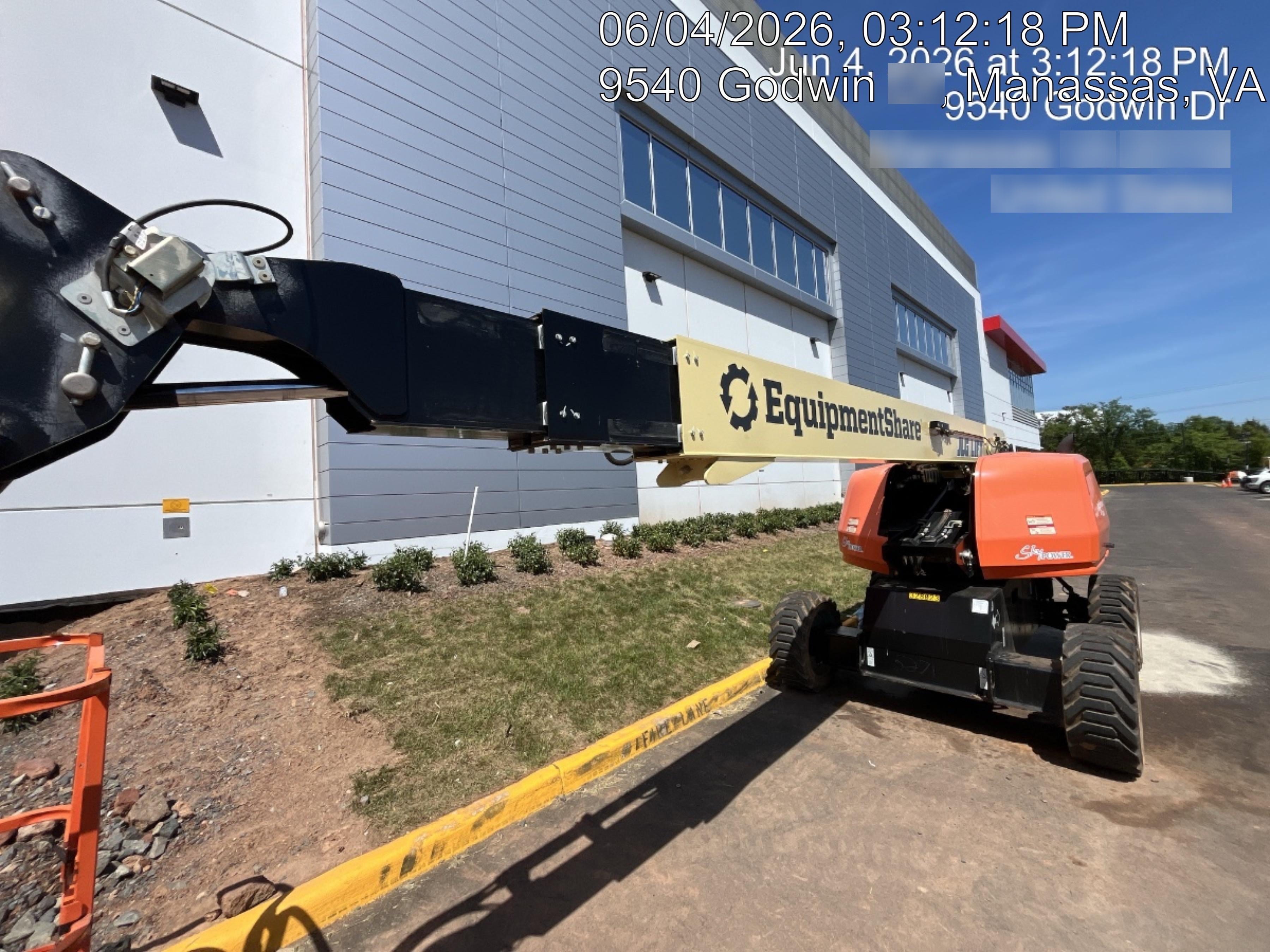 2023 JLG 660SJ