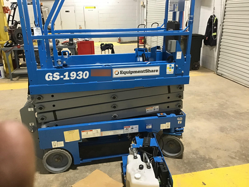 2019 Genie GS-1930 Fixed Rails with Chain Entry