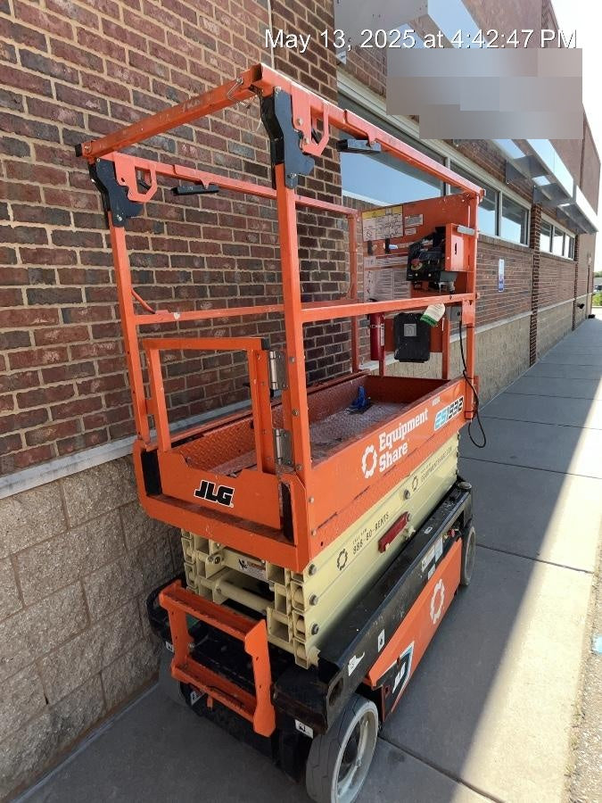 2023 JLG ES1932