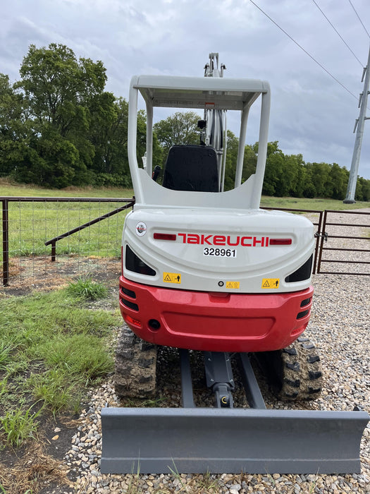 2023 TAKEUCHI TB235-2R