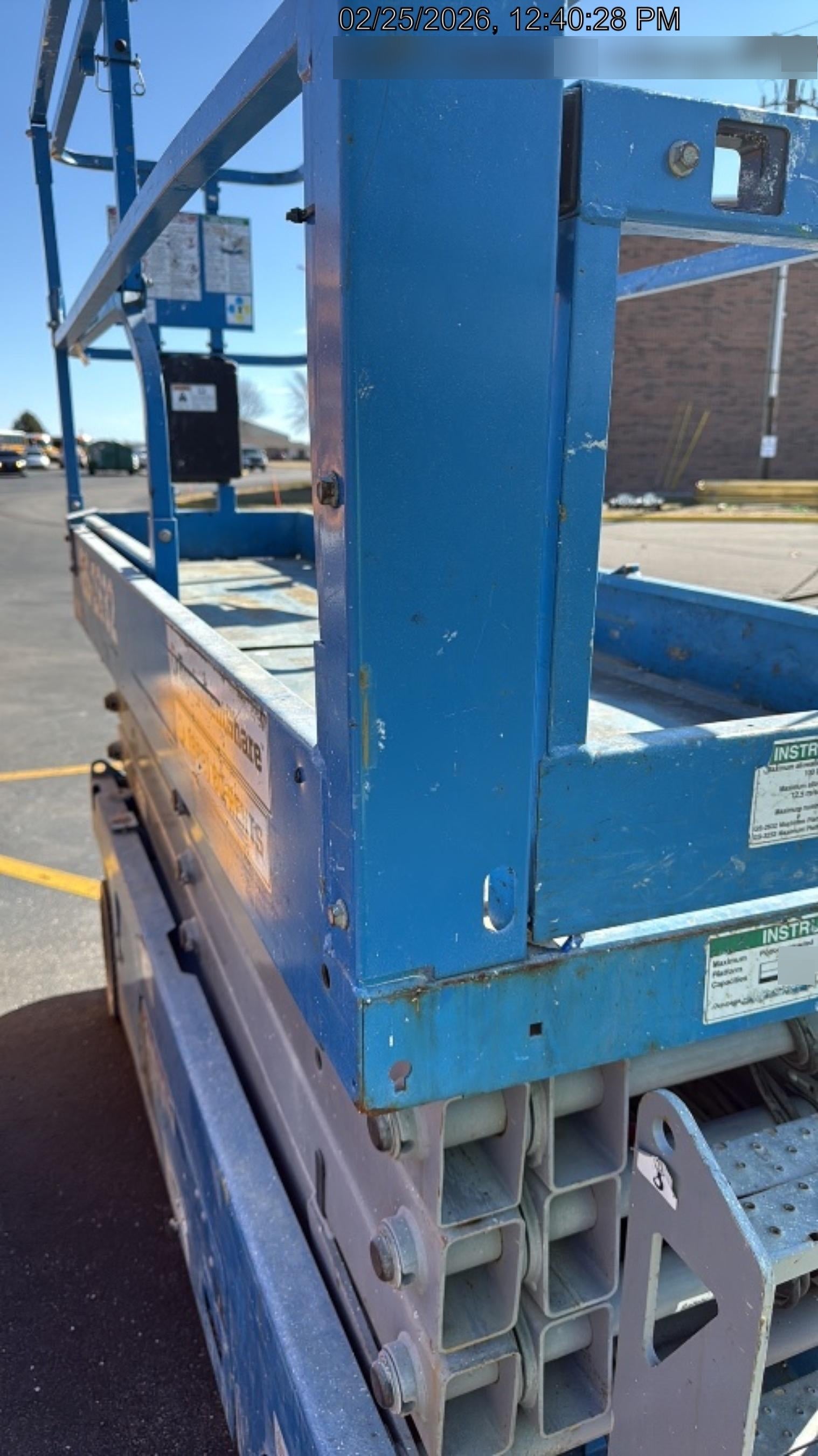2019 Genie GS-2632 Folding rails with half height swing gate